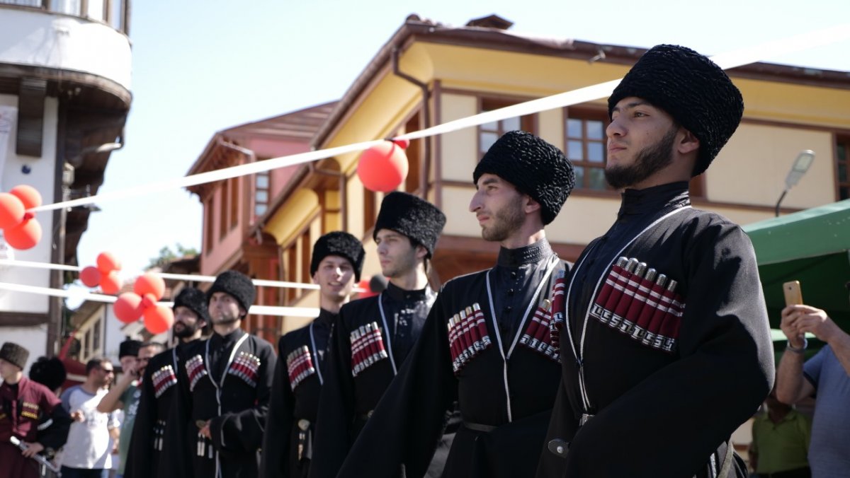 С 4 июля народный ансамбль национального танца Карачаево-Черкесского государственного университета имени У. Д. Алиева «Шохлукъ - Дружба» находится в Турции