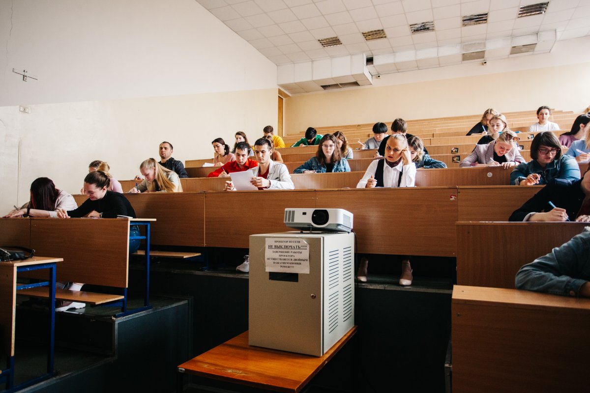 Сегодня у нас очень спокойный день🙃Всего 2 экзамена сдают наши абитуриенты✅Желаем удачи ребятам, у которых в 10.00 собеседование по теннису и стрелковым видам спорта💫