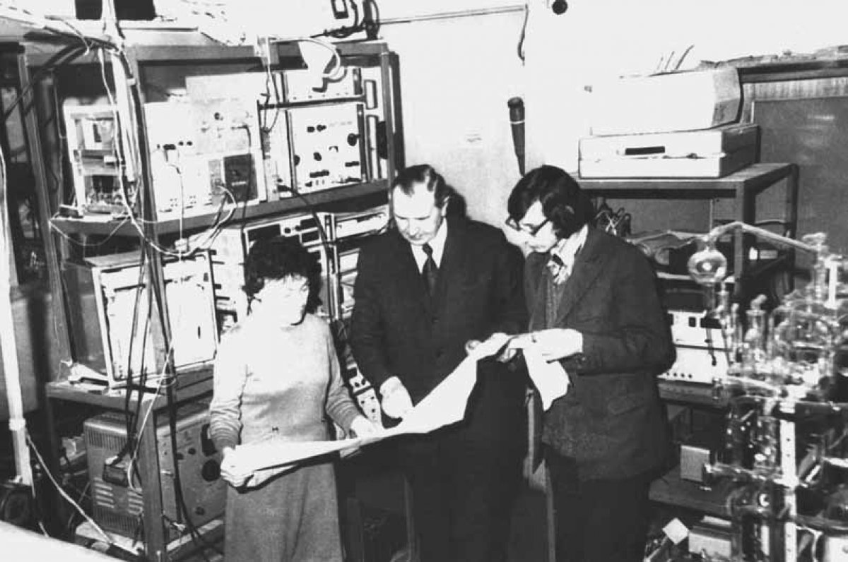 От физического кабинета Императорского университета конца XIX века к физическому факультету 1970-х