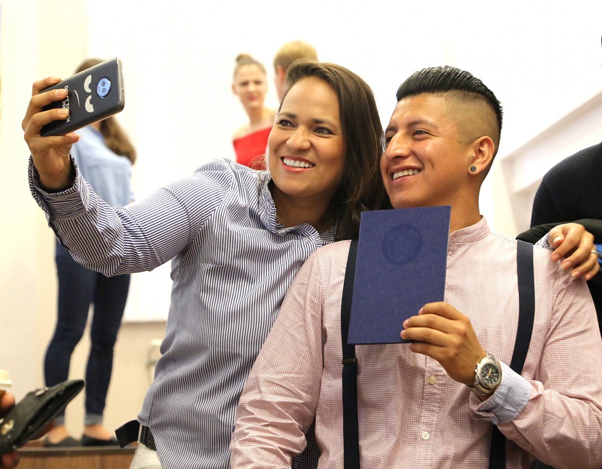 Вручение дипломов выпускникам ИМОиС 26-07-2019