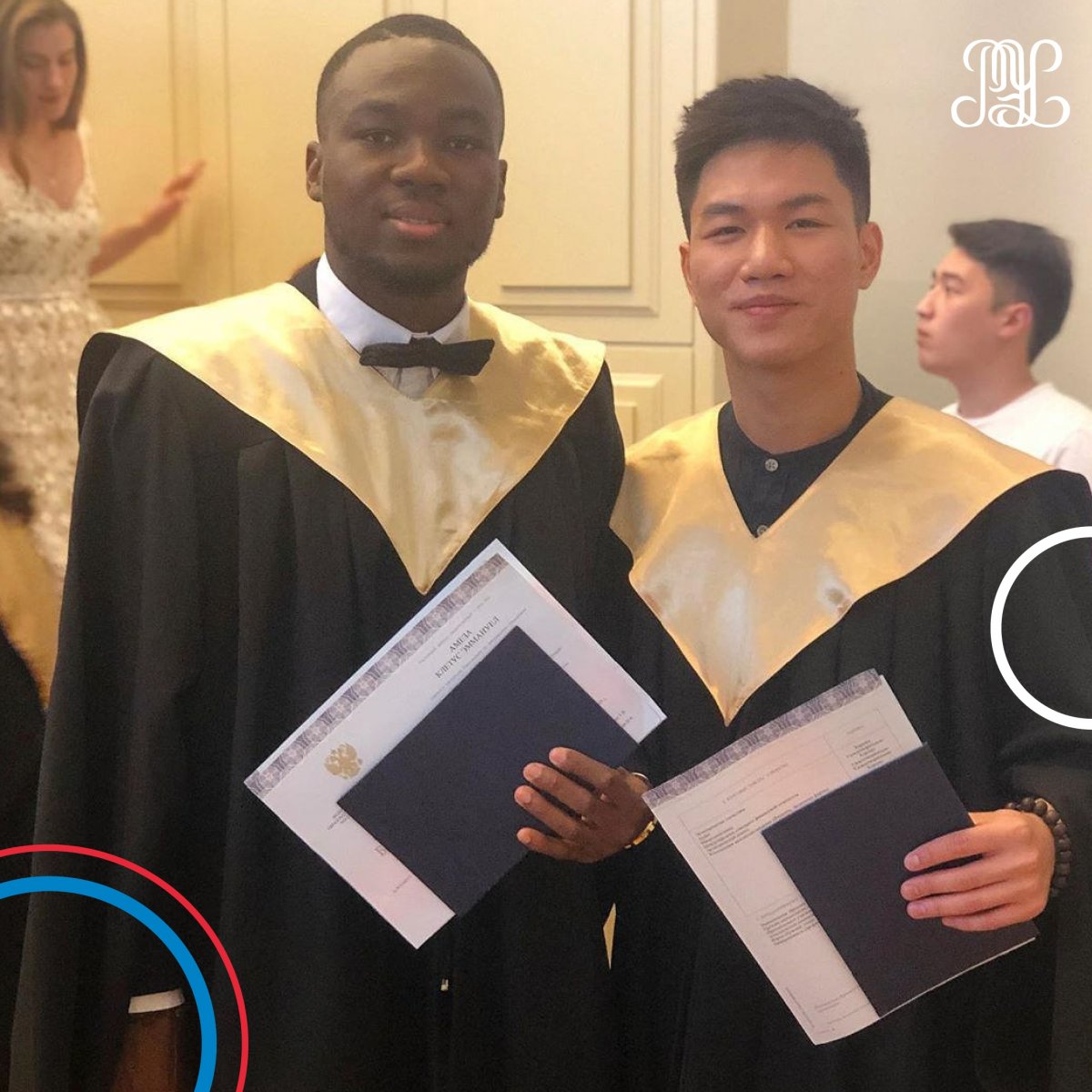 Our foreign graduates 😍 Congratulations! 🥳