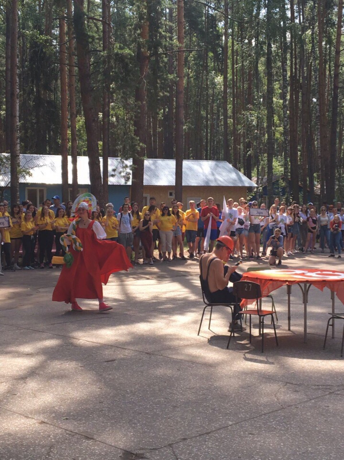 Врио ректора НГЛУ Жанна Викторовна Никонова и помощник ректора НГЛУ по связям с общественностью Олег Игоревич Пикунов приняли участие в праздничных мероприятиях, посвященных юбилею студенческого спортивно-оздоровительного лагеря НГТУ «Ждановец»