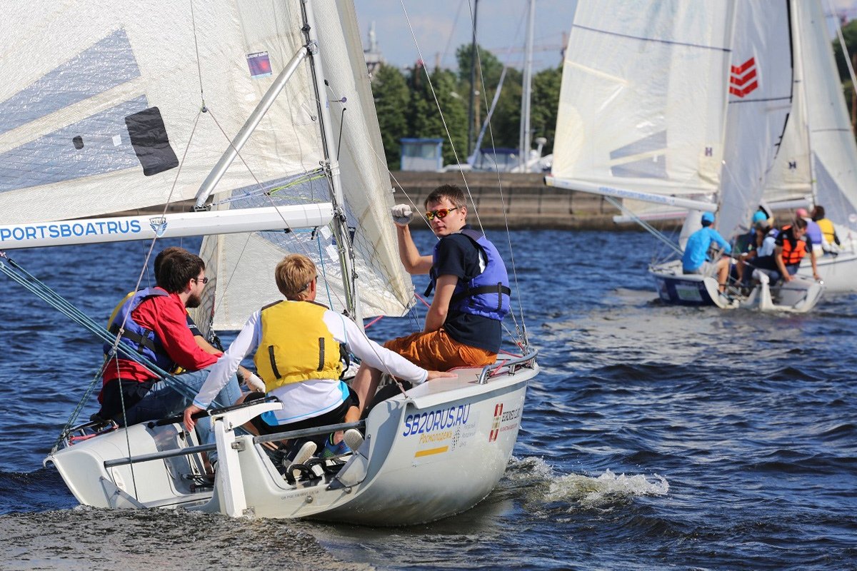 15 августа на Парусной регате в акватории Невы встретятся студенческие команды из России, Франции, Великобритании, Литвы, Нидерландов и Китая, а также выпускники нашего Университета