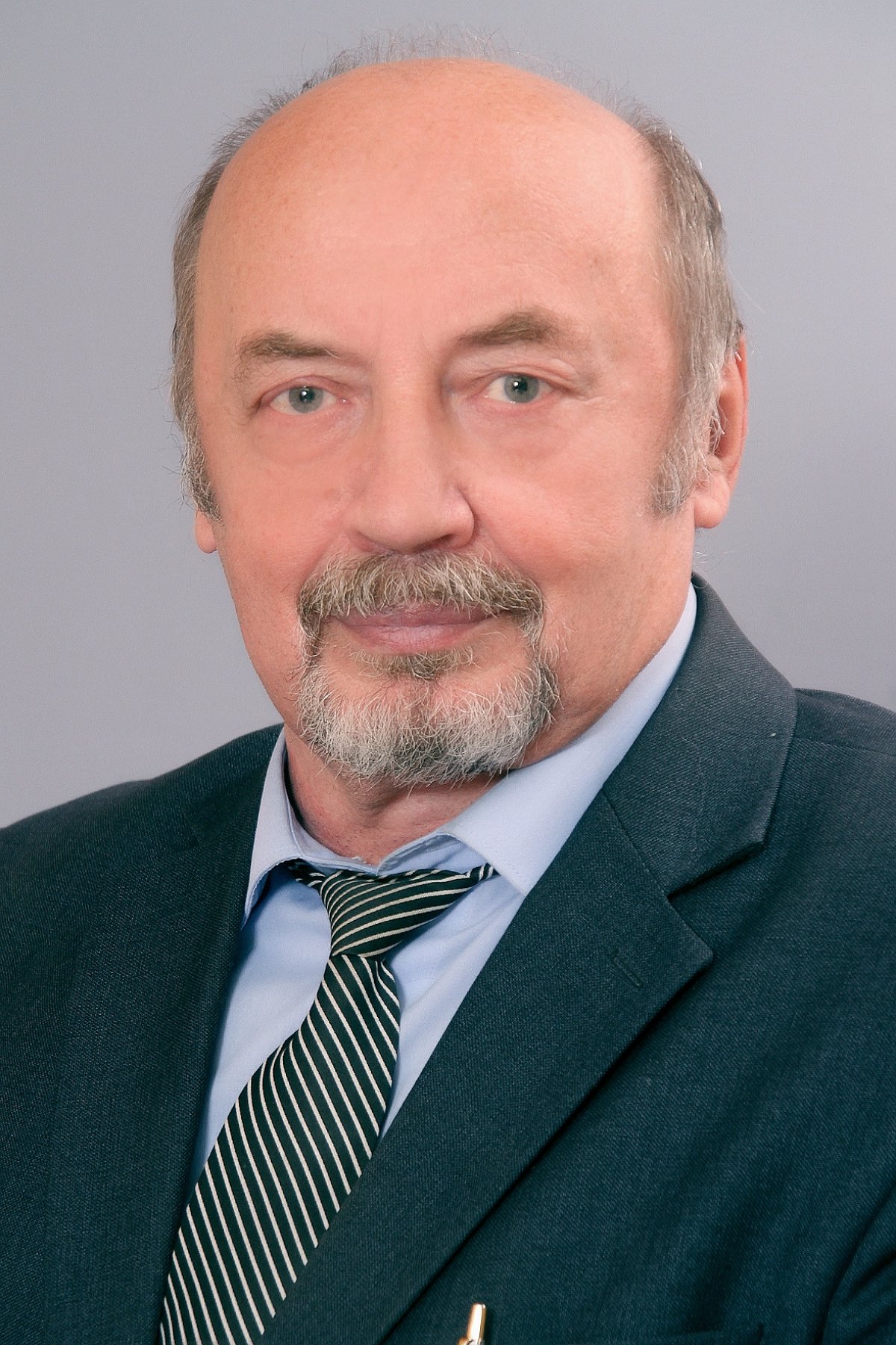 КОГДА УХОДЯТ В МИР ИНОЙ УЧИТЕЛЯ…