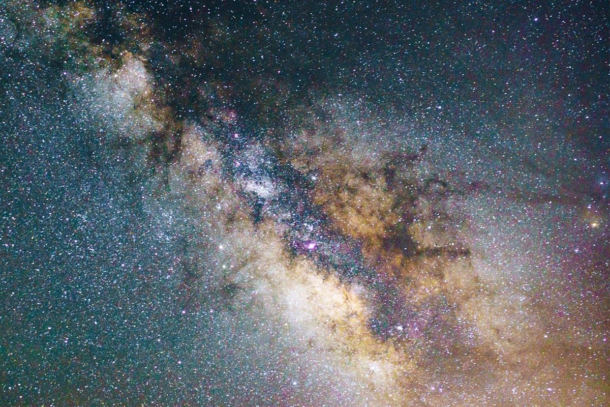 Астрономы уточнили координаты нескольких миллионов звезд, что позволит сделать новые предположения относительно точного строения нашей галактики: https://vk.cc/9G3hod