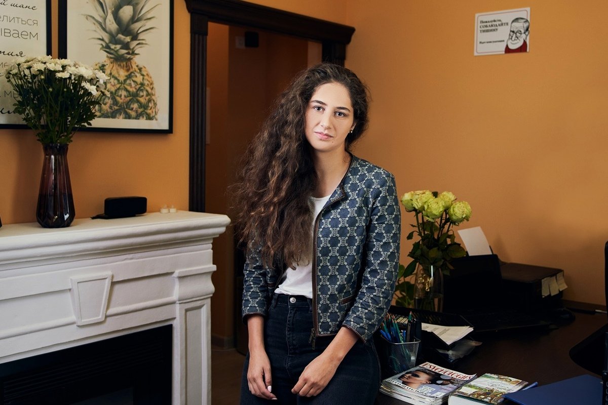 «Студенты, переезжающие за рубеж, более адаптивны, находятся в лучшем эмоциональном состоянии, ищут ресурсы в себе, а уровень их внутреннего контроля выше, чем у их коллег, переехавших в другой город внутри своей страны»