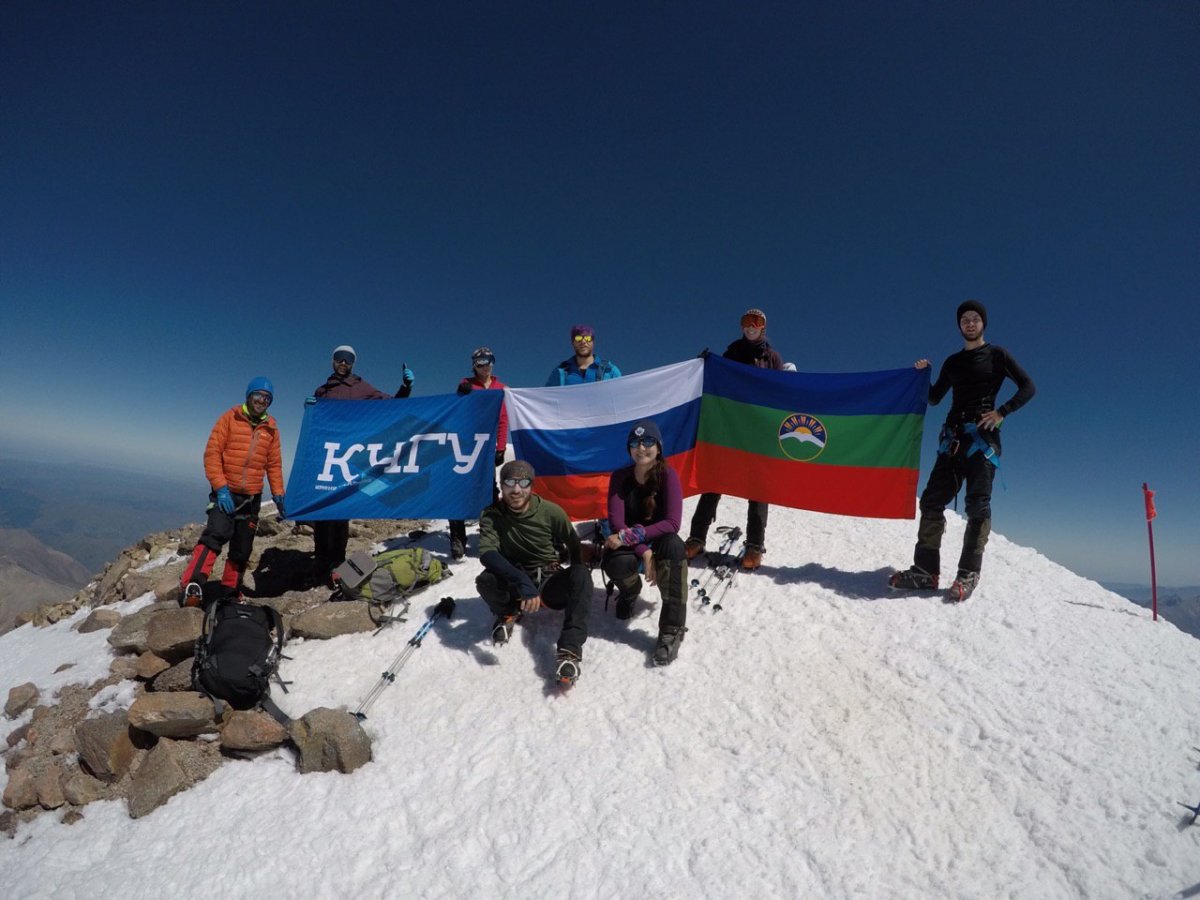 👋Представители КЧГУ передают привет с горы Эльбрус 👋Представители КЧГУ передают привет с горы Эльбрус