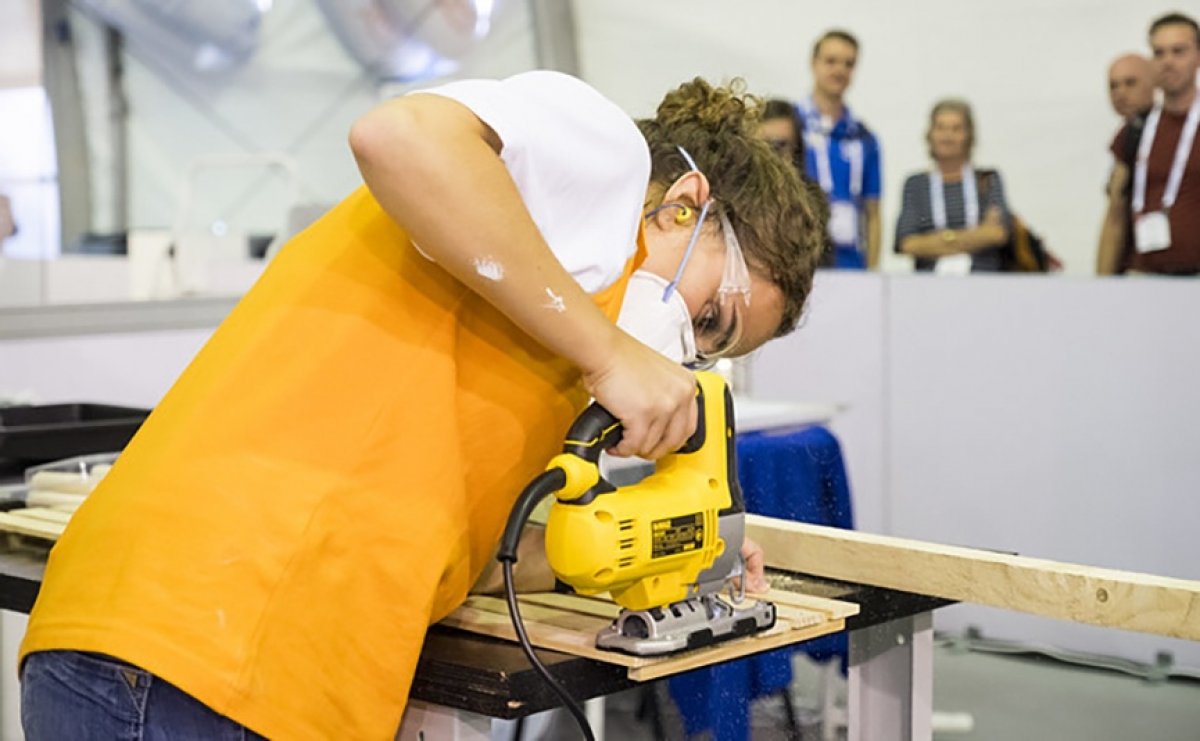 Компетенция "Визуальный мерчендайзнг": болеем за Настю Распопову!