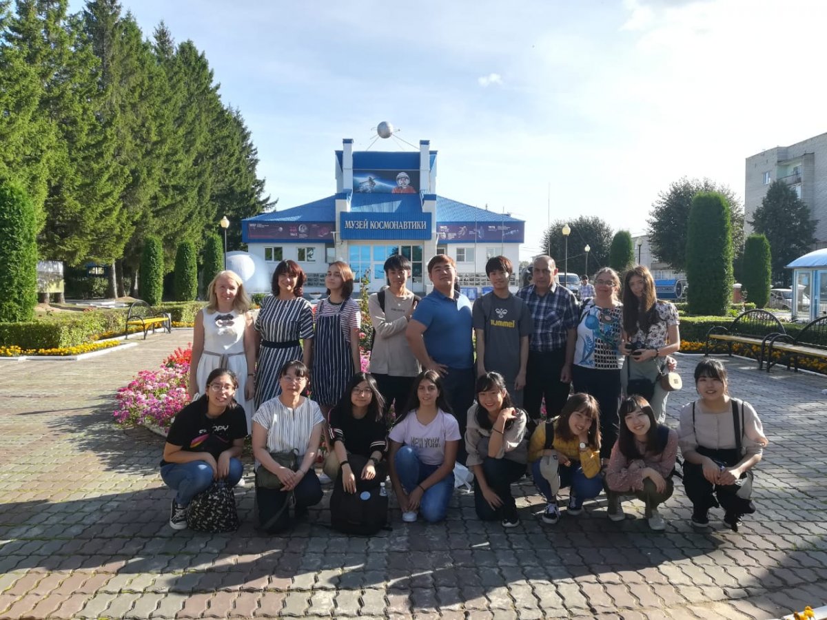 Наши гости из Японии и Болгарии продолжают знакомиться с русским языком и культурой.