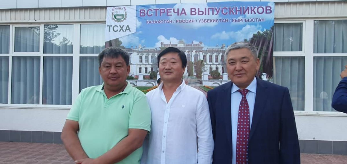 ⚡Такие встречи стирают время и границы. Они подчеркивают необыкновенную атмосферу дружбы и братства, которой всегда славился наш университет!⚡