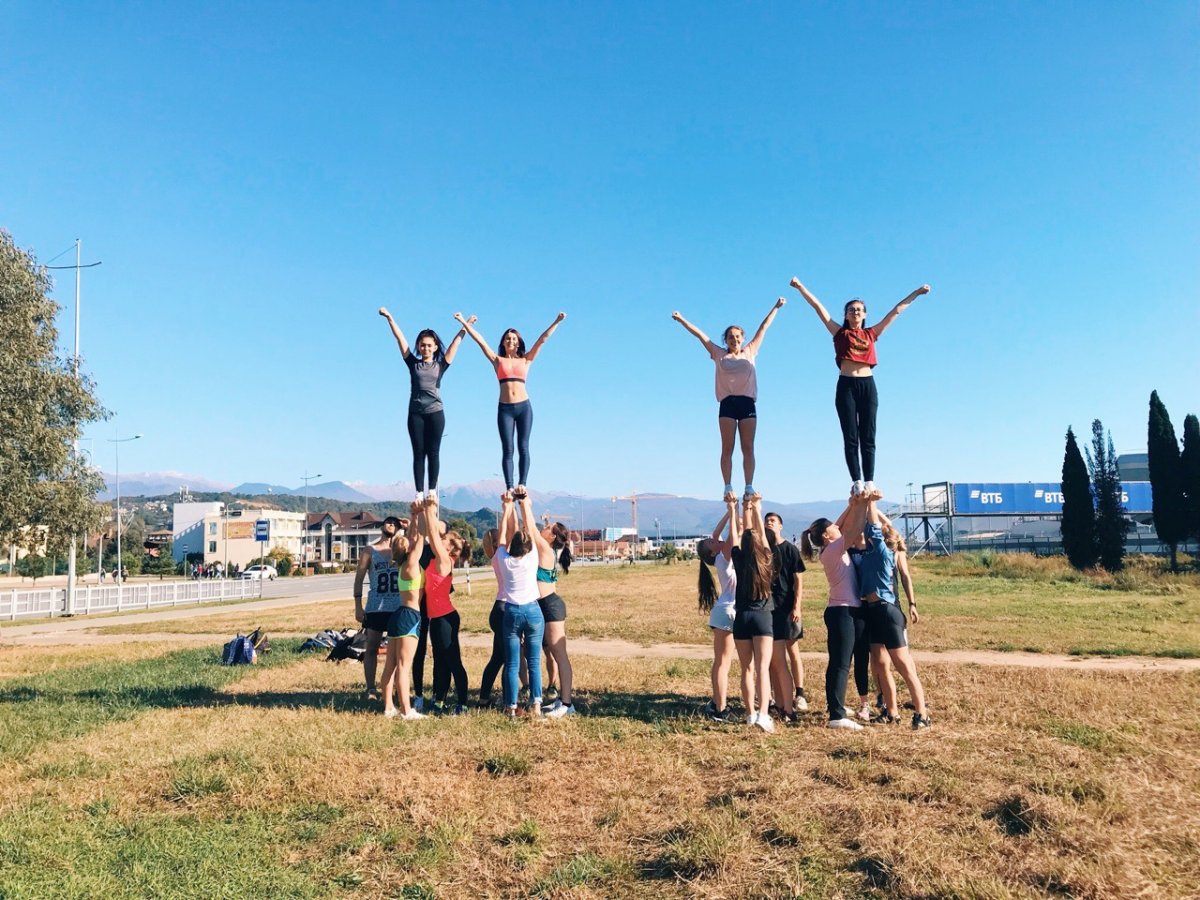 Сборная Горного университета по чирлидингу (команда “Golden Eagles 🦅”) проводит набор парней и девушек на сезон 2019/2020 для участия в :