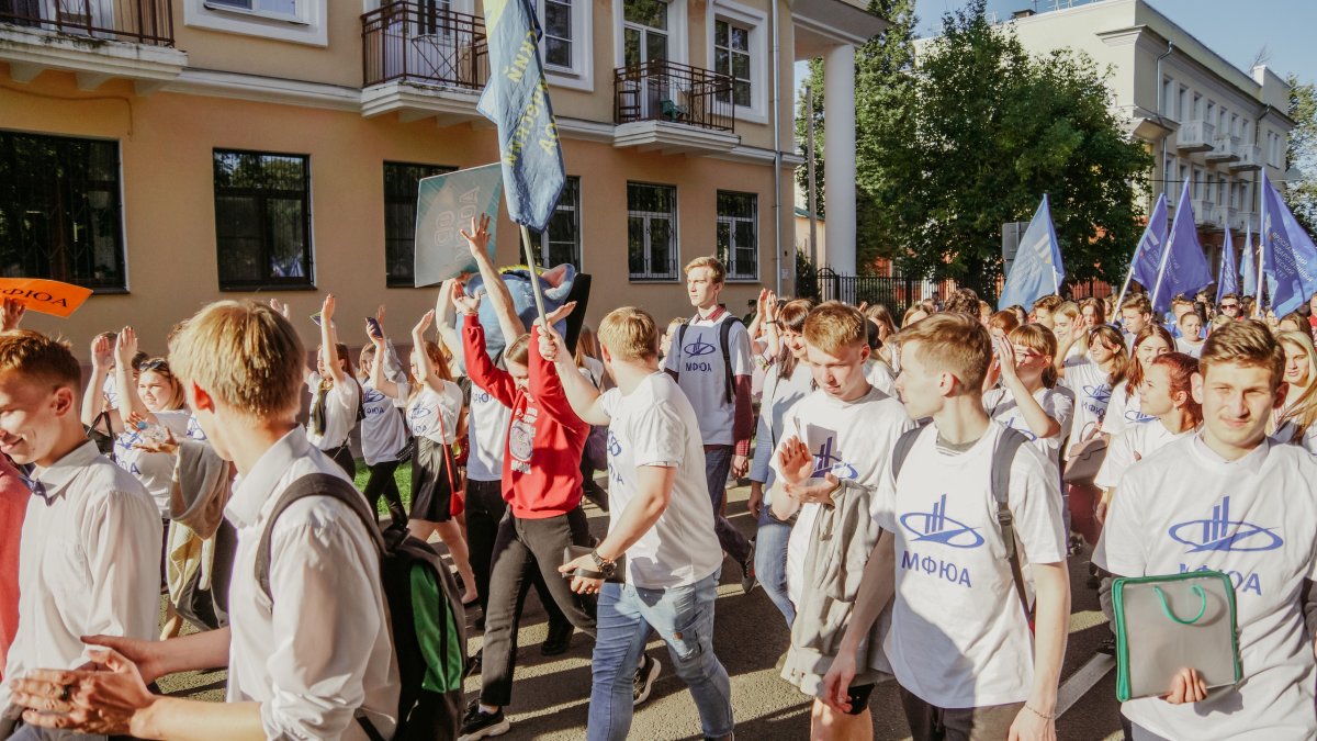 💫Вчера состоялось самое масштабное мероприятие для студентов - Торжественный парад студенчества Ярославской области.