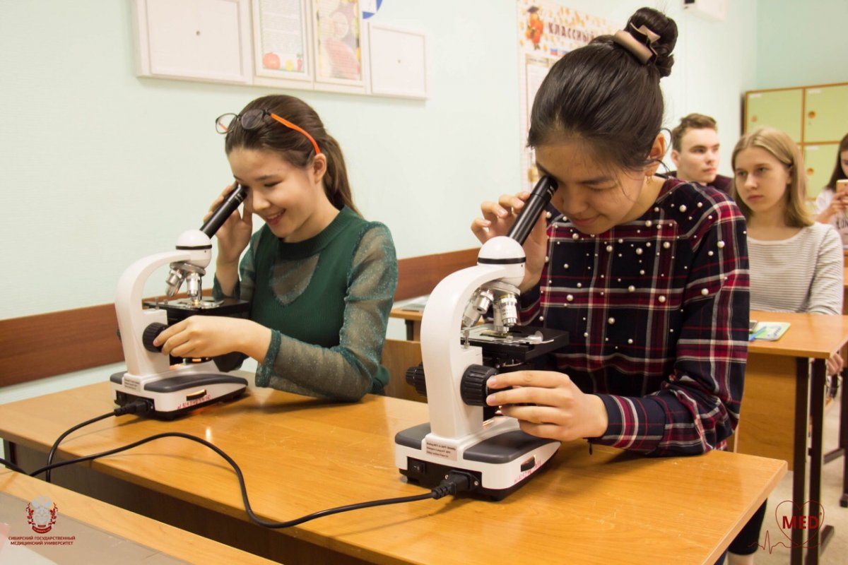 Все чаще и чаще к нам стали поступать вопросы от абитуриентов по поводу подготовительных курсов в СибГМУ,👆🏻 поэтому мы решили «обновить» информацию!
