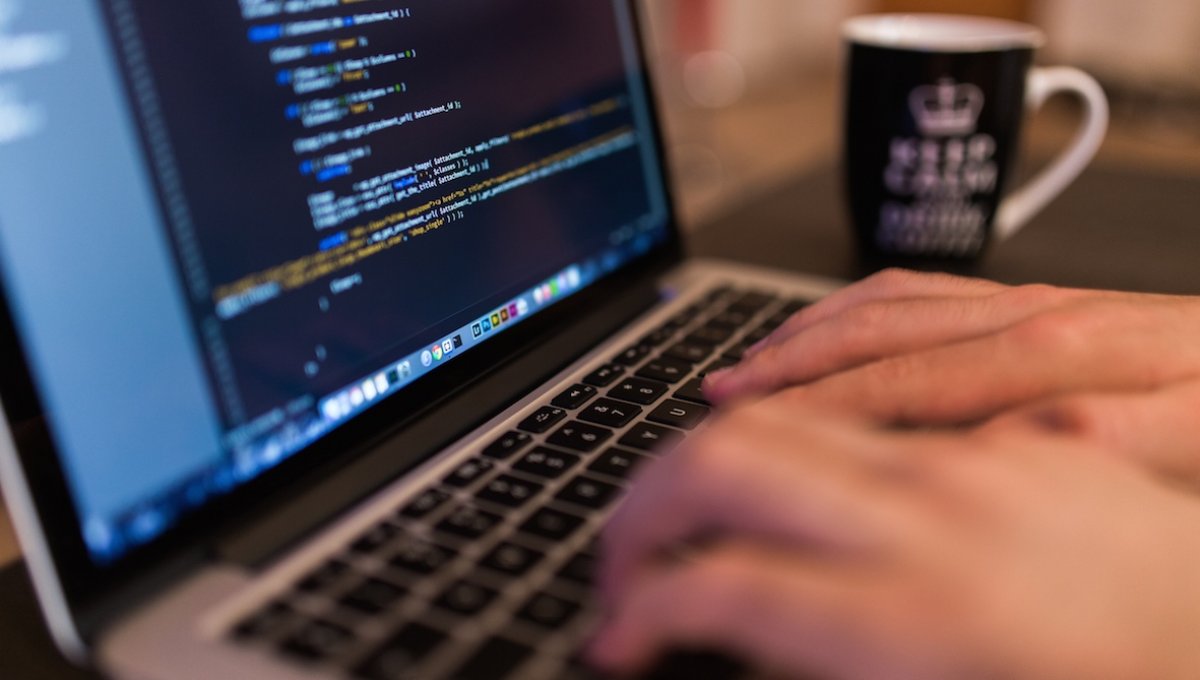 Каждый год в 256-й день отмечается День программиста! 💻😎Поздравляем всех мастеров, которые пишут код, а также тестировщиков, проектировщиков, менеджеров проектов и др..