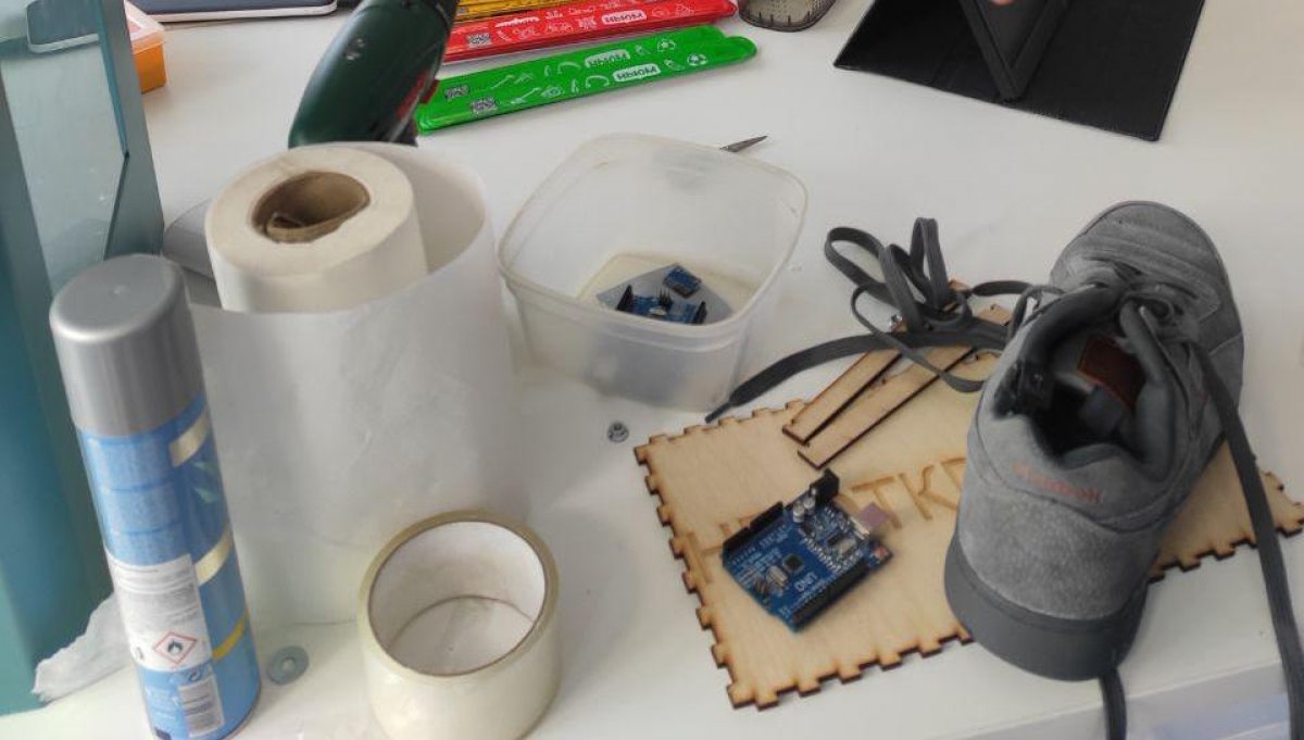 Ученики Университетского лицея №1523 предуниверситария НИЯУ МИФИ разработали умные кроссовки