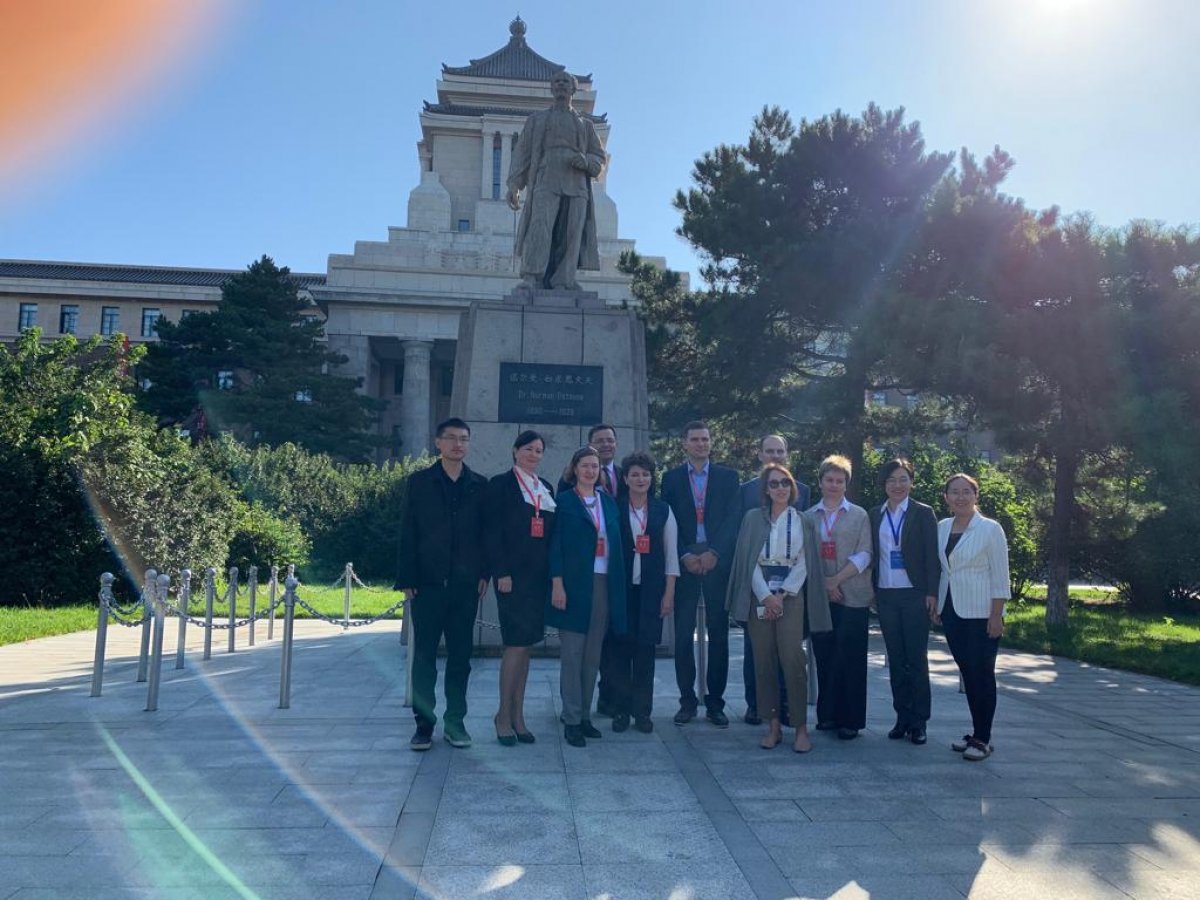 Сотрудники ПИМУ - декан стоматологического факультета