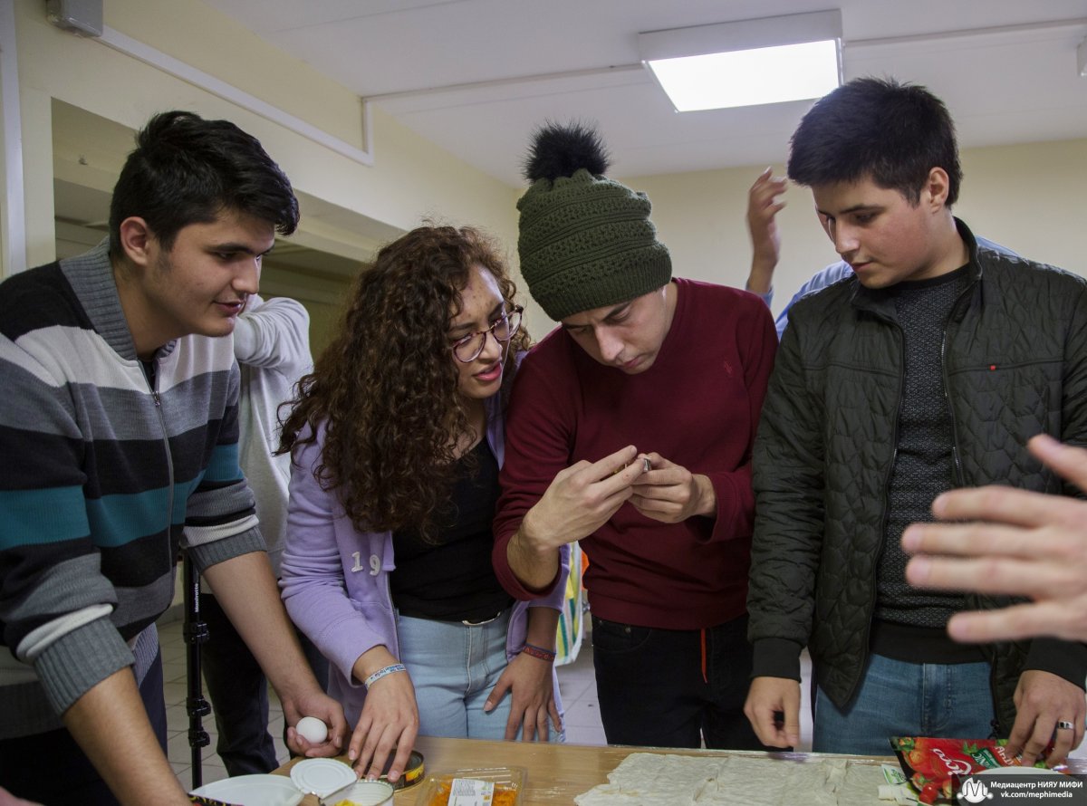 Совет общежитий НИЯУ МИФИ провел первую Инструкцию по применению для иностранных первокурсников Совет общежитий НИЯУ МИФИ провел первую Инструкцию по применению для иностранных первокурсников