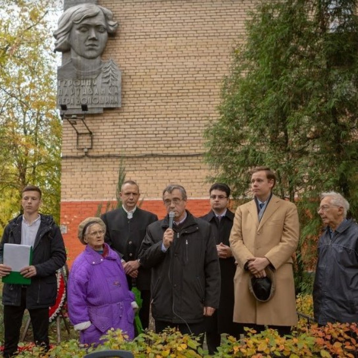 Вчера возле стелы Веры Волошиной на одноименной улице в г. Мытищи состоялся памятный митинг, организованный РУК, который был посвящен 100-летию со дня рождения Веры Волошиной Вчера возле стелы Веры Волошиной на одноименной улице в г. Мытищи состоялся памятный митинг, организованный РУК, который был посвящен 100-летию со дня рождения Веры Волошиной