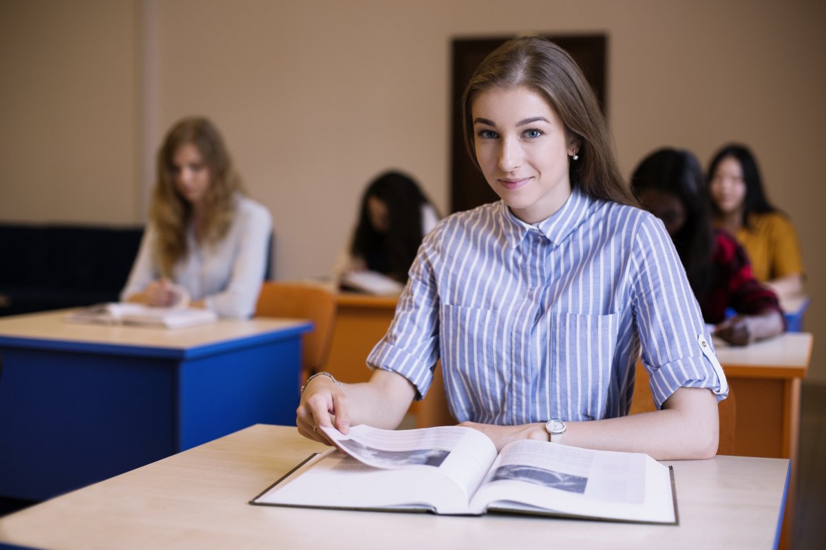 Фундаментальная учебная библиотека на Зубовском бульваре 📚