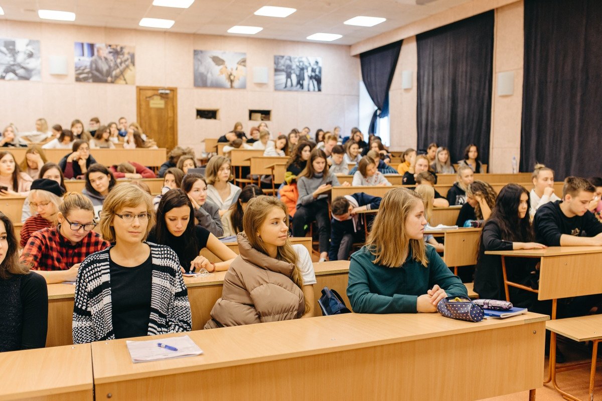 Первокурсники СПбГИКиТ прослушали курс профилактических лекций
