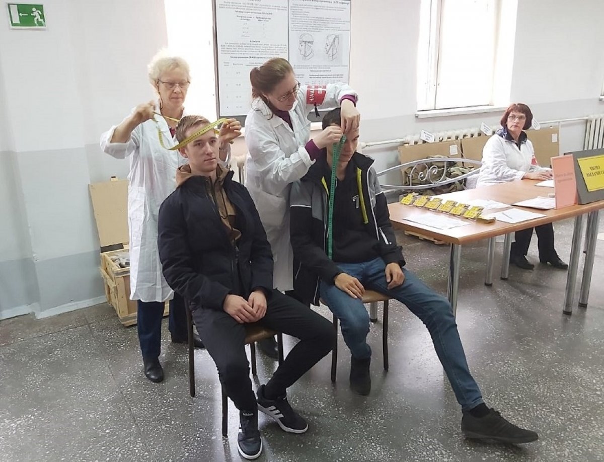 Сегодня, в День гражданской обороны, в Томском политехе прошла тренировка по развертыванию пункта выдачи средств индивидуальной защиты (ПВ СИЗ) и использованию противогазов при возникновении чрезвычайной ситуации (ЧС) Сегодня, в День гражданской обороны, в Томском политехе прошла тренировка по развертыванию пункта выдачи средств индивидуальной защиты (ПВ СИЗ) и использованию противогазов при возникновении чрезвычайной ситуации (ЧС)