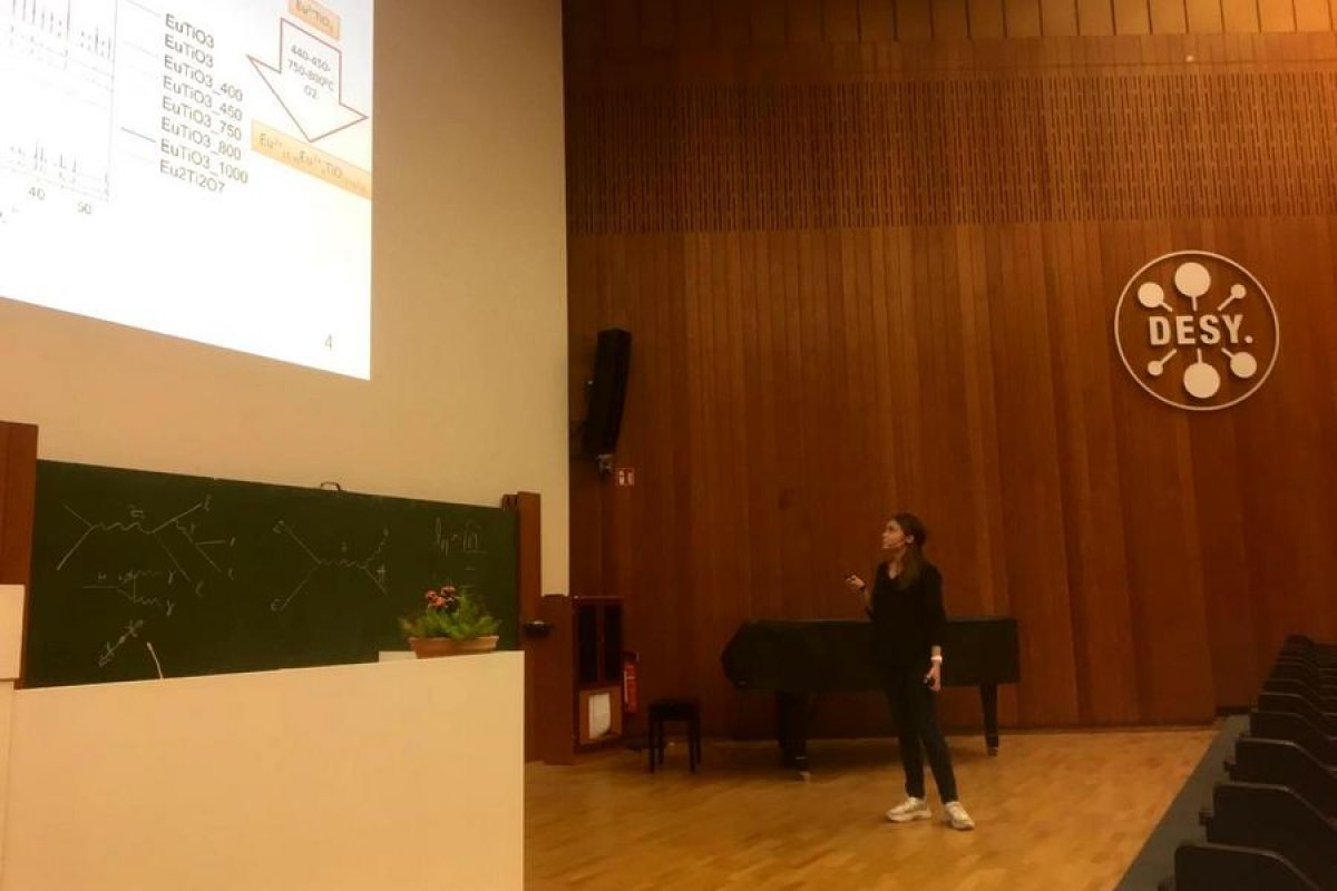 Магистрантка кафедры физики твердого тела и наносистем НИЯУ МИФИ Анастасия Молокова прошла стажировку в международном синхротронном центре DESY (Deutsches Elektronen-Synchrotron) в Германии в рамках летней школы DESY Summer Programme 2019. Магистрантка кафедры физики твердого тела и наносистем НИЯУ МИФИ Анастасия Молокова прошла стажировку в международном синхротронном центре DESY (Deutsches Elektronen-Synchrotron) в Германии в рамках летней школы DESY Summer Programme 2019.