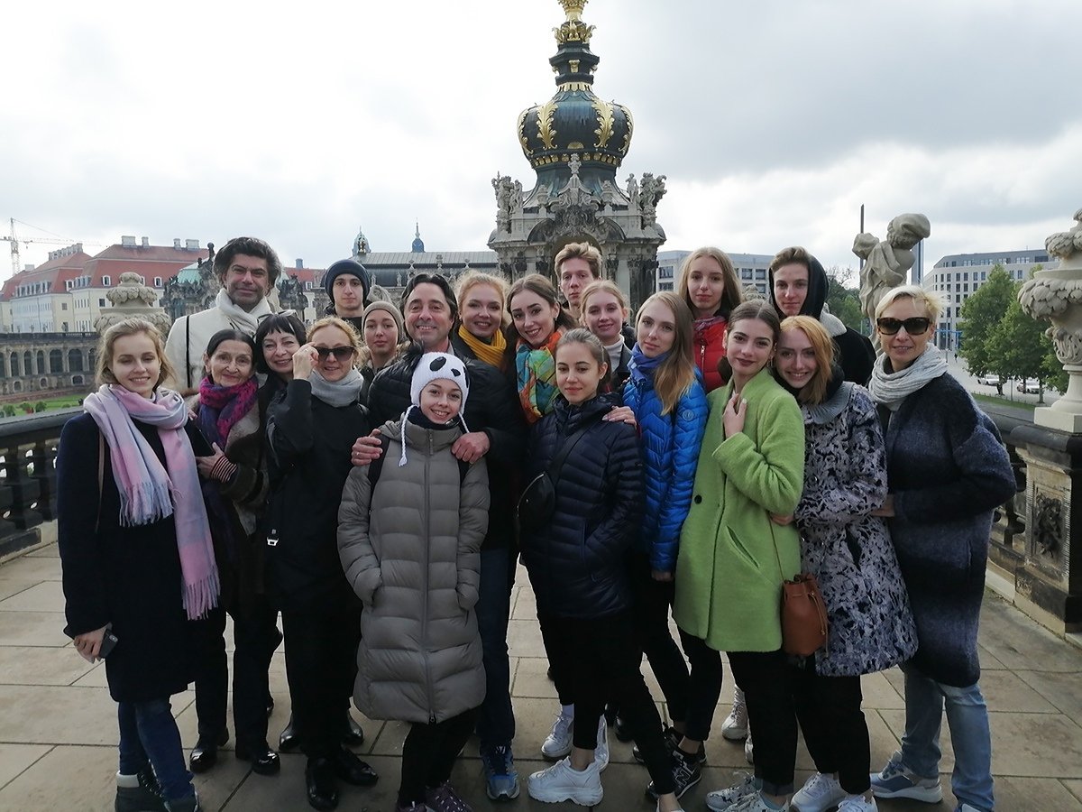 Наша делегация в Дрездене, у Оперы Земпера