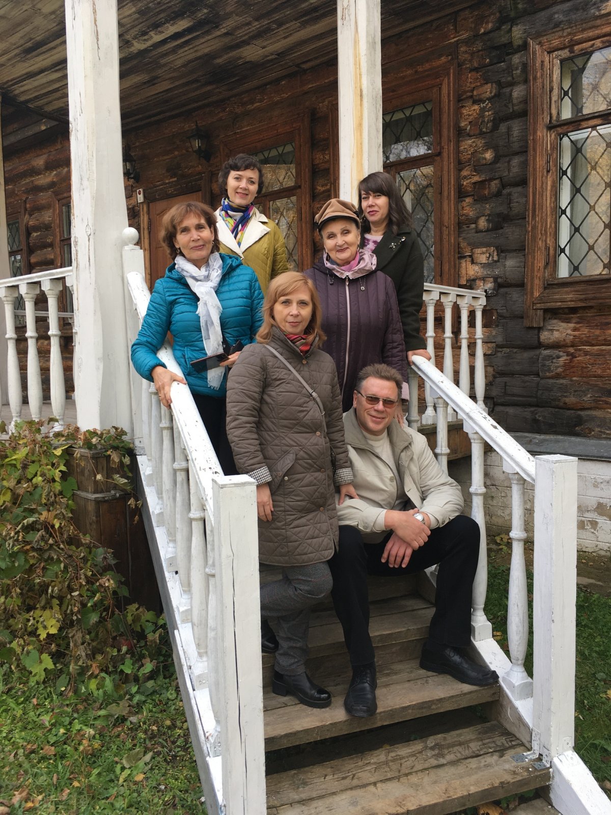 5 октября - День учителя преподаватели филиала отметили на свежем воздухе, посетив усадьбу Никольско-Вяземское (Усадьба родителей Л.Н. Толстого)