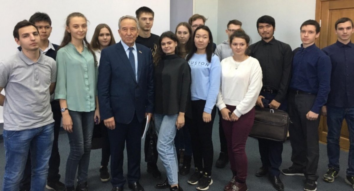 Студенты ХГУ побывали на лекции Председателя Верховного Совета РХ Владимира Штыгашева Студенты ХГУ побывали на лекции Председателя Верховного Совета РХ Владимира Штыгашева