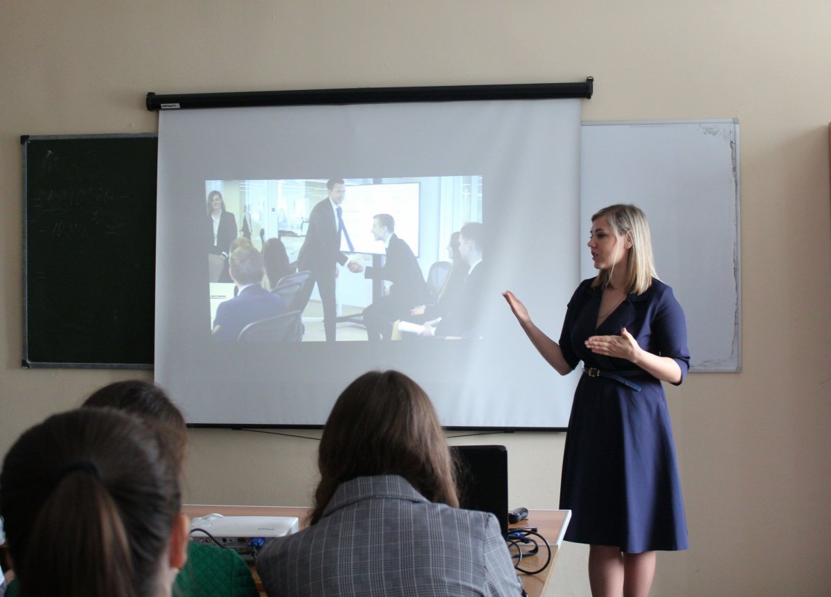 9 октября в Воронежском институте высоких технологий совместно с Центром Планирования и Развития Карьеры ВИВТ прошла встреча с работодателями. На мероприятие со студентами были приглашены:
