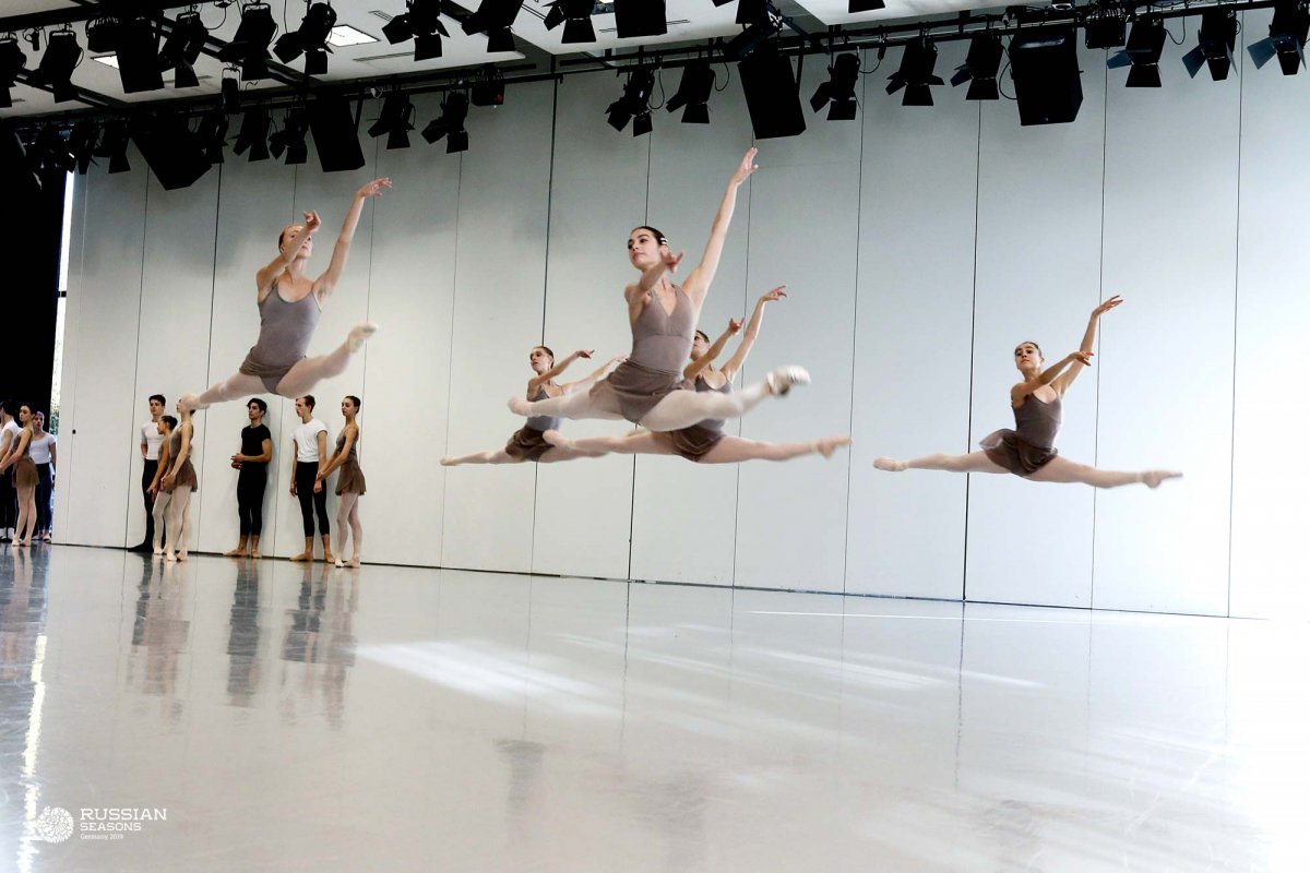 Фотографии с мастер-класса Николая Цискаридзе в Дрезденском университете танца Палукки