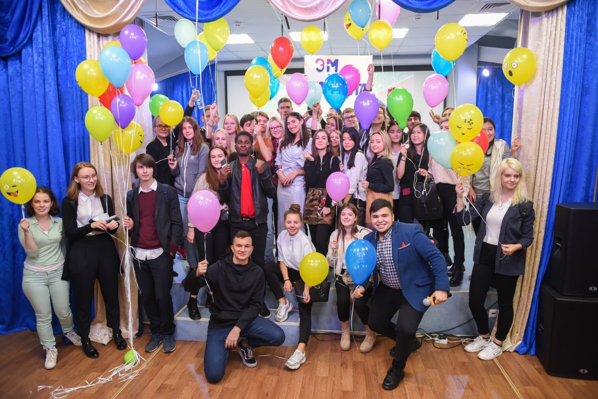 В МГУТУ состоялся вечер-капустник "Посвящение в студенты"👏