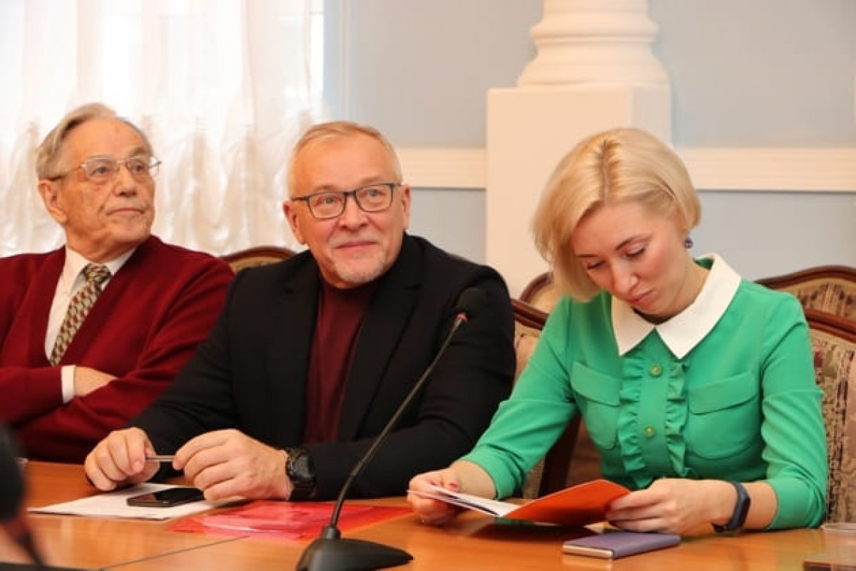 🎓В ЧГУ два новых кандидата филологических наук