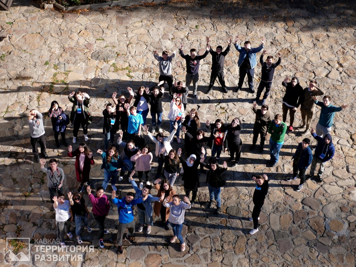 📅 На образовательной программе четвертого дня проекта «Кавказ – территория развития» ребята узнали об особенностях внешнего взаимодействия органов студенческого самоуправления