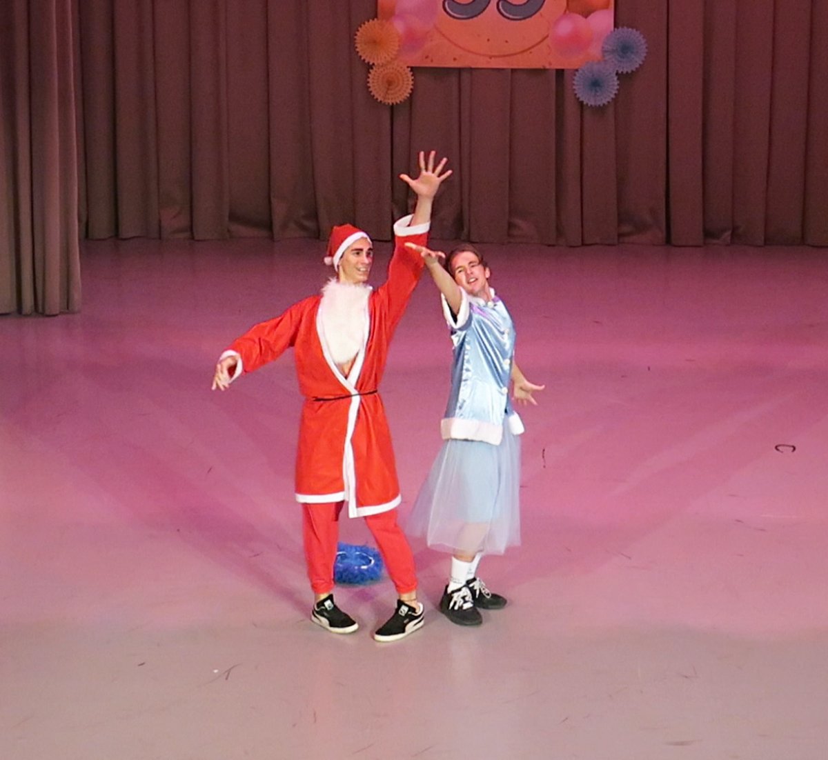 Каждый год в Академии отмечают "день рождения" интерната. Обычно этот праздник проходит в неформальной обстановке - учащиеся