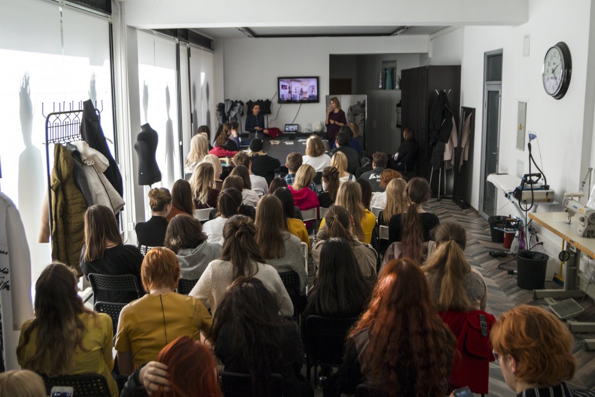 СТУДЕНТАМ B&D ПРЕЗЕНТОВАЛИ МЕЖДУНАРОДНЫЙ ПРОЕКТ «Las Manuelas: ЭТНОКОЛЛАБОРАЦИЯ».