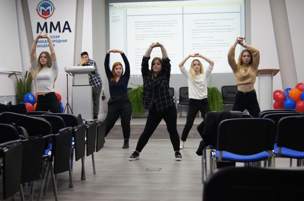 Кроме саморазвития ребят, посредством походов в музеи, у нас уже вовсю кипит работа на репетициях