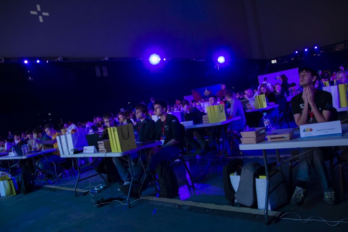 26 октября в Москве прошел финальный этап Moscow Programming Contest, эквивалентный четвертьфиналу студенческого чемпионата мира по программированию ICPC в московском регионе. 26 октября в Москве прошел финальный этап Moscow Programming Contest, эквивалентный четвертьфиналу студенческого чемпионата мира по программированию ICPC в московском регионе.