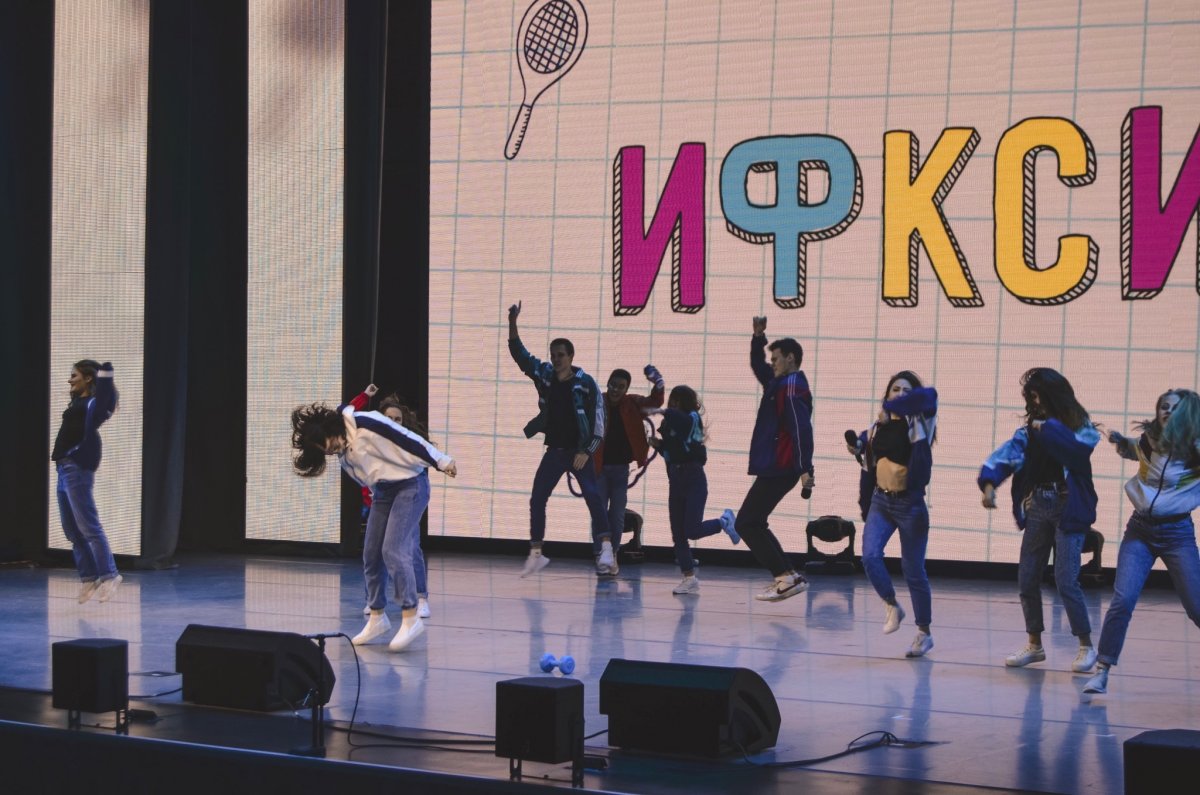 Сибирский федеральный начал праздновать свой день рождения с финальных этапов «Прошу Слова» 🎈 Сибирский федеральный начал праздновать свой день рождения с финальных этапов «Прошу Слова» 🎈