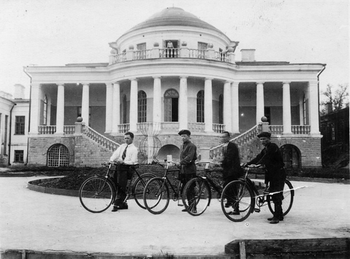 Можно ли совместить яркие впечатления от поездки, знакомство с культурным наследием России и изучение современных информационных технологий❓ Можно ли совместить яркие впечатления от поездки, знакомство с культурным наследием России и изучение современных информационных технологий❓