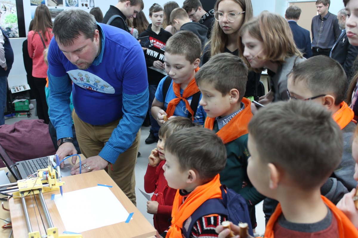 Фоторепортаж с интерактивной научной выставки "Наука - городу, наука - региону"