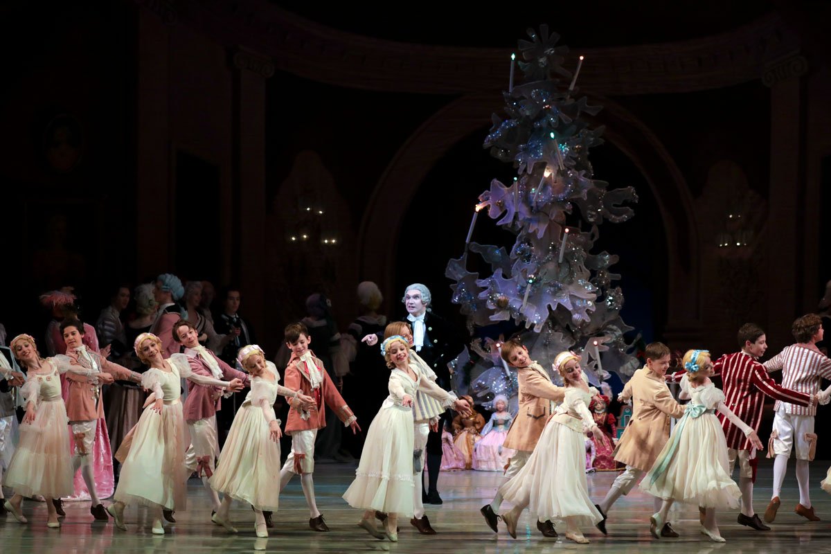 Уже скоро начнётся пора "Щелкунчиков". В этом году учащиеся Академии исполнят этот балет пять раз