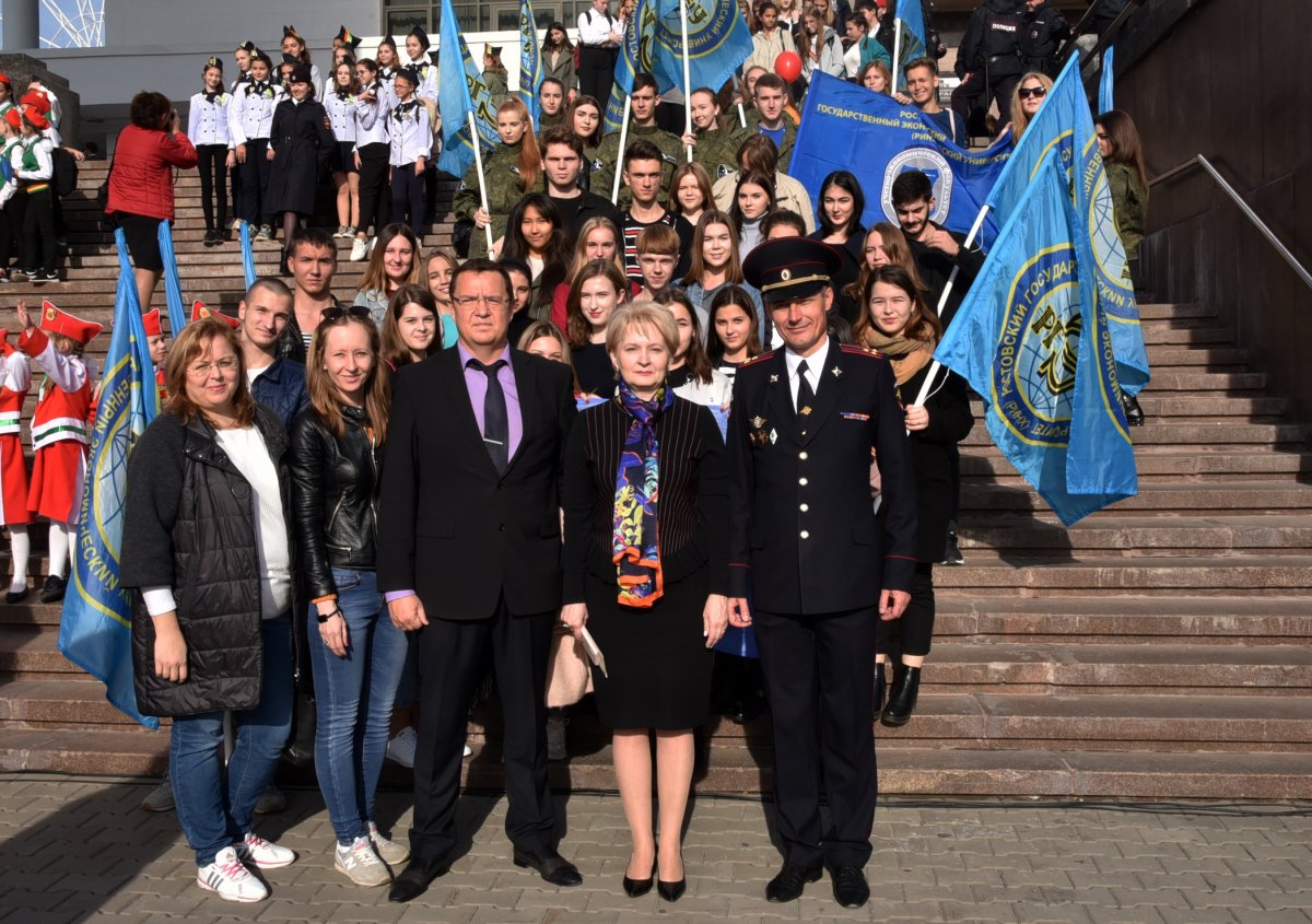 8 ноября на Театральной площади в Ростове-на-Дону состоялся парад главного управления МВД России по Ростовской области