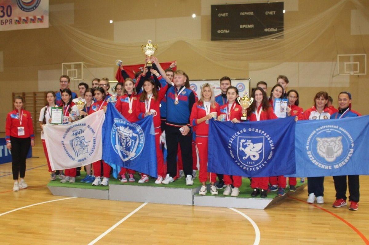 Команда по бадминтону НИЯУ МИФИ приняла участие в Спартакиаде студенческой молодежи России и Белоруссии в Сочи, заняв третье место в общекомандном зачете