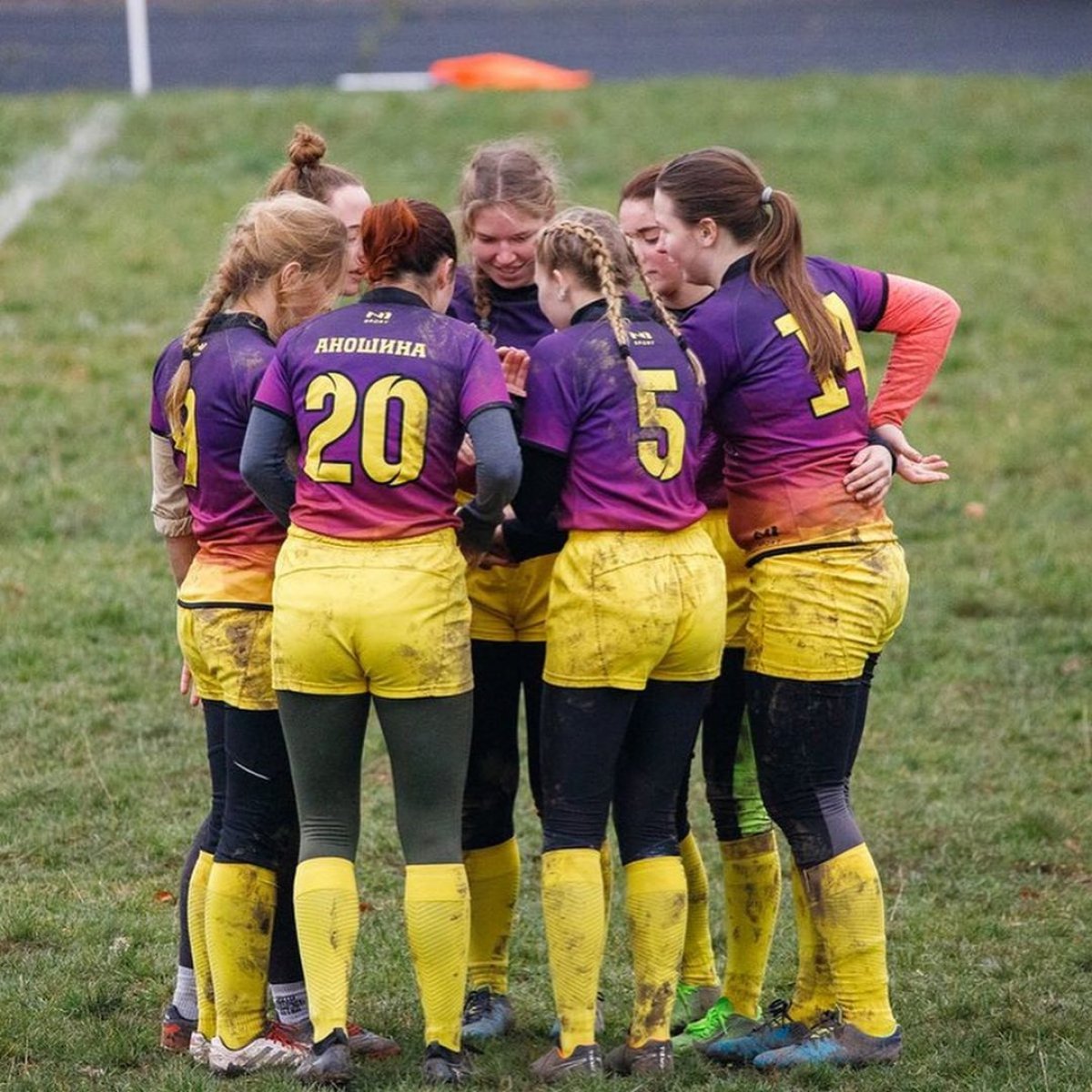 Женская команда по регби НИЯУ МИФИ заняла третье место во втором туре Студенческого чемпионата Москвы с двумя победами и двумя поражениями