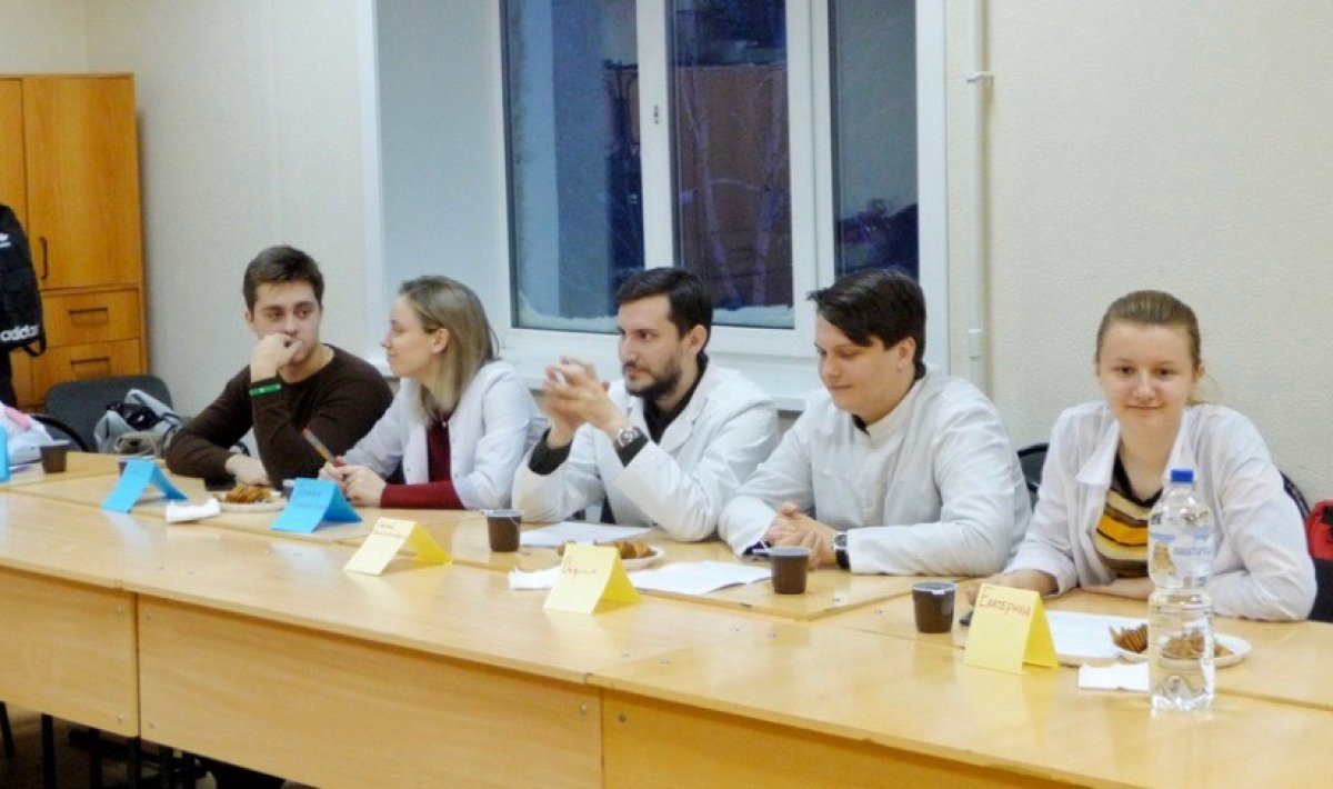 19 ноября участники философского клуба ДВГМУ совместно со студентами Дальневосточного государственного университета путей и сообщений провели Дебаты на тему "Философия будущего"