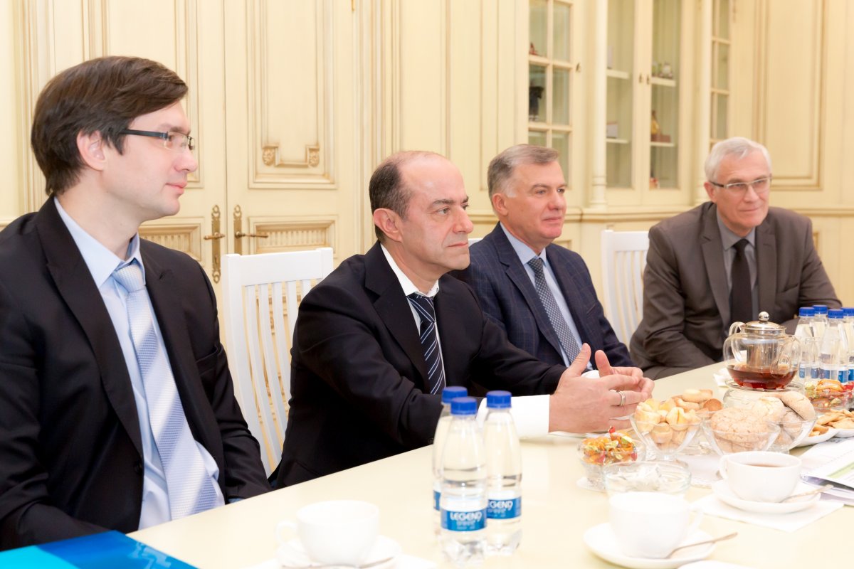 ⚡ Врио ректора Владимир Трухачев провел переговоры с директором по маркетингу и развитию группы «ФосАгро» Михаилом Стеркиным!