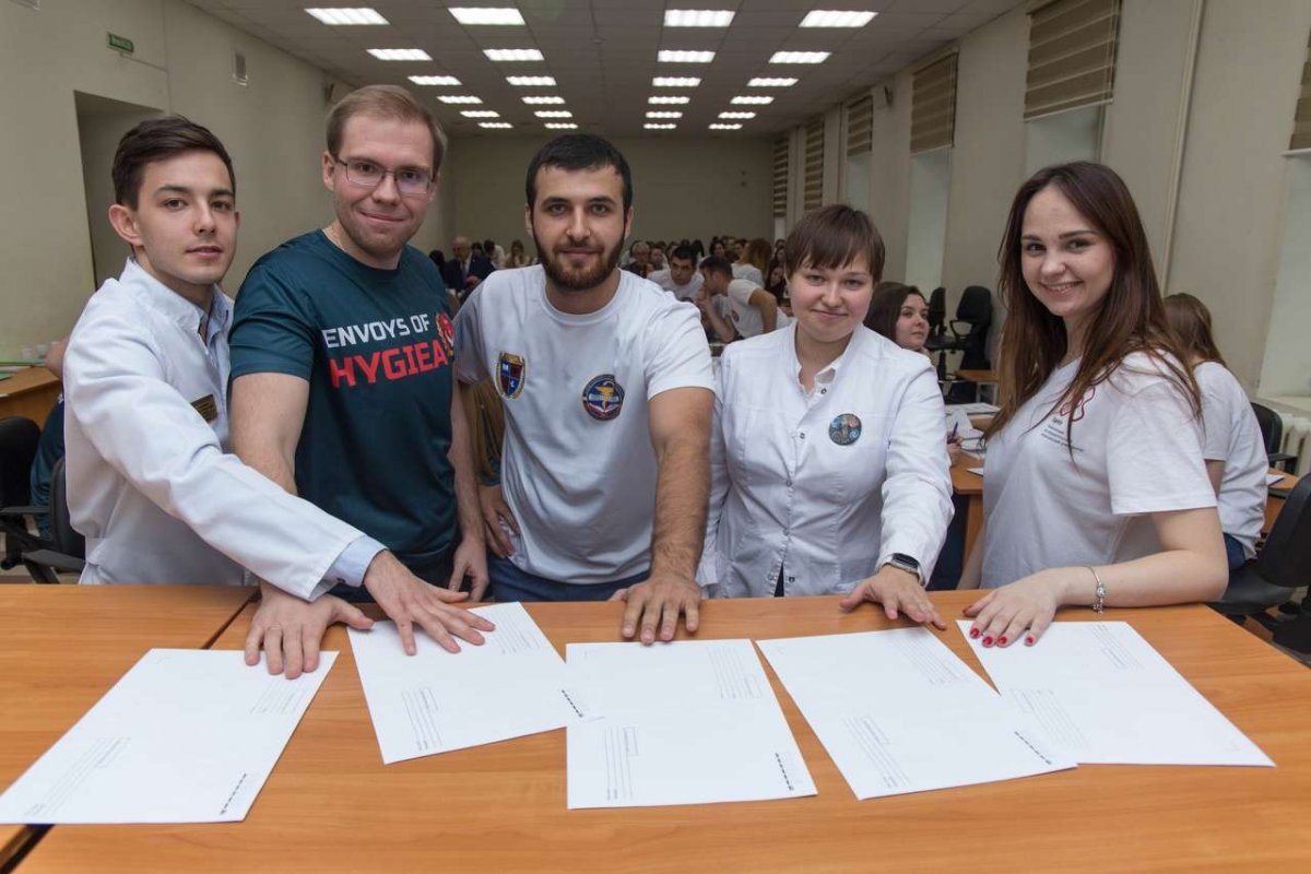 Студенты ДГМУ заняли II место на Межрегиональной олимпиаде по общей гигиене в Казани
