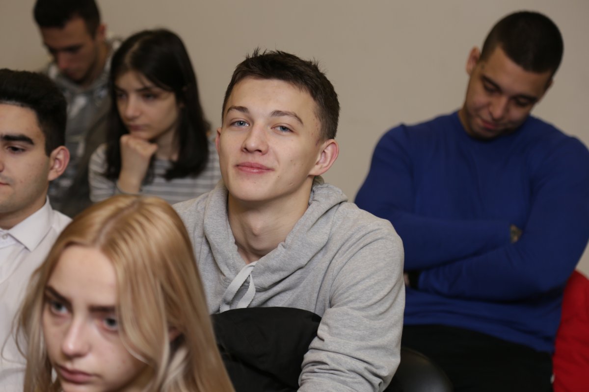 Почти весь пластик, который жители Пскова сортируют и выбрасывают в специальные контейнеры, перерабатывается ♻ Не верите? Убедитесь сами 👇🏻