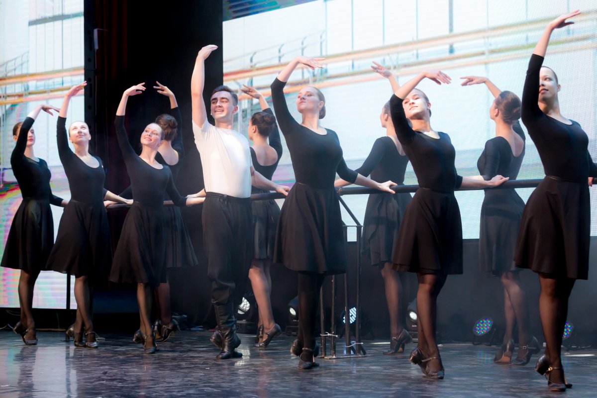 📸 Представляем вашему вниманию полный фотоальбом с класс-концерта ансамбля народного танца "Каблучок", который с успехом прошел в Тимирязевке ➡ vk.com/album-146300938_268632762